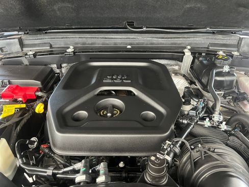 Used 2025 Jeep Wrangler Rubicon image 32