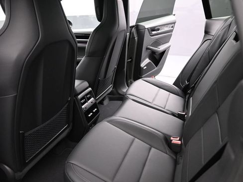 New 2026 Porsche Macan 4 Electric AWD/4WD image 22