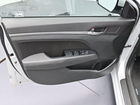 Used 2020 Hyundai Elantra SEL w/ Cargo Package (C1) FWD image 9