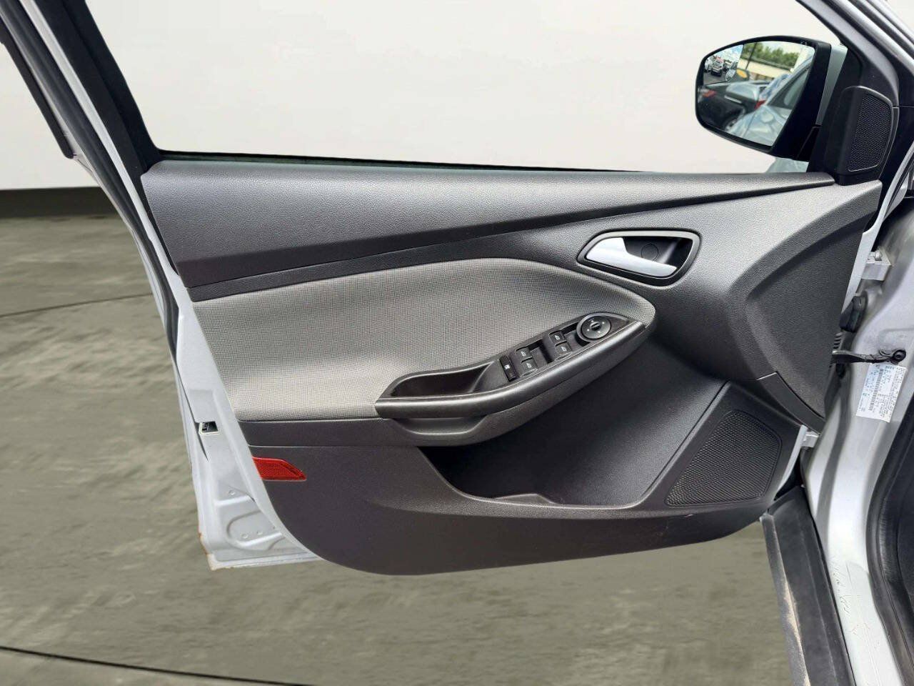 Used 2014 Ford Focus SE FWD image 15