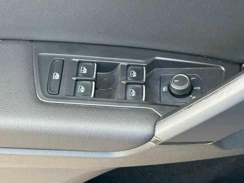 Used 2019 Volkswagen Tiguan SE AWD/4WD image 20