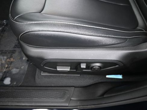 Used 2024 Jeep Grand Cherokee Limited w/ Black Appearance Package image 15