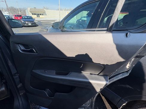 Used 2017 Chevrolet Equinox LT w/ Convenience Package image 13