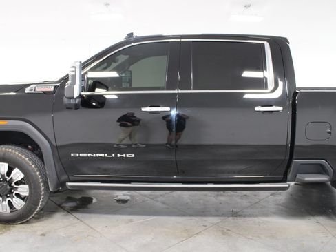 Used 2024 GMC Sierra 2500 Denali w/ Denali Reserve Package AWD/4WD image 6