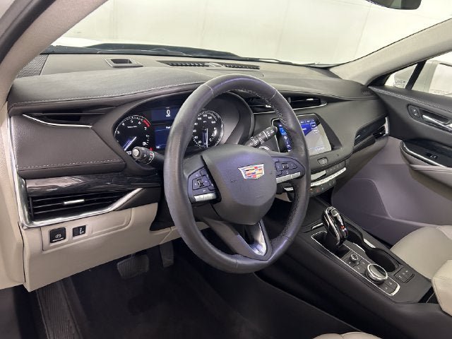 Used 2020 Cadillac XT4 Premium Luxury AWD/4WD image 12