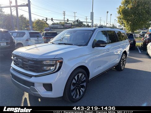 Used 2025 Ford Expedition Max Platinum w/ Driver's Package AWD/4WD image 1