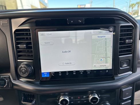 Used 2025 Ford F150 Lariat w/ Equipment Group 502A High image 9