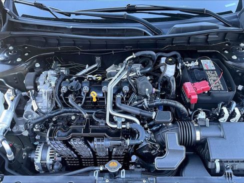 Used 2025 Nissan Altima 2.5 SR image 9