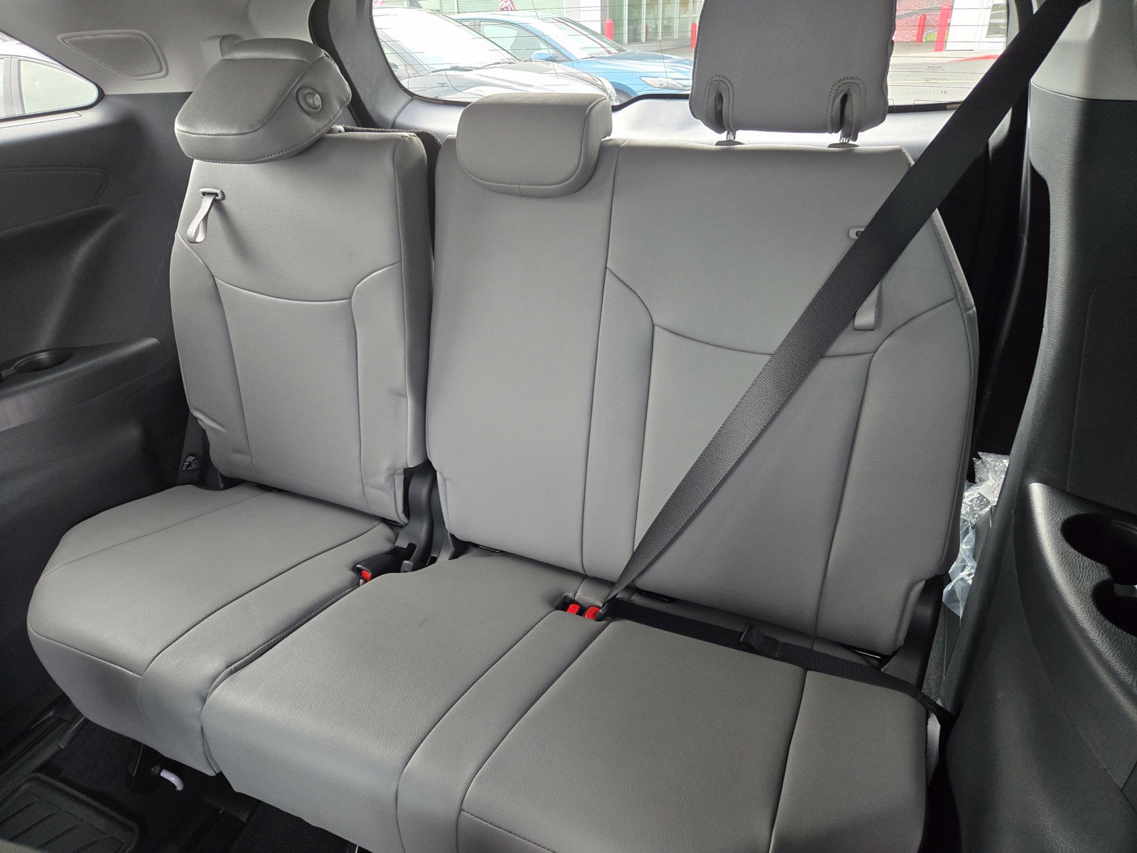 Certified 2026 Toyota Sienna XLE FWD image 12