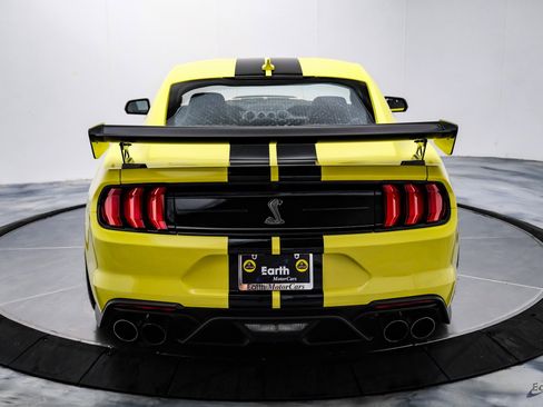 Used 2021 Ford Mustang Shelby GT500 w/ Carbon Fiber Track Pack image 12