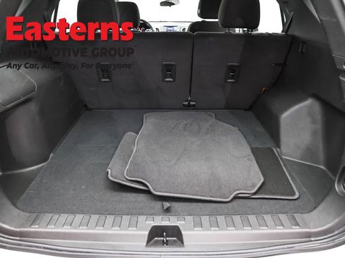 Used 2022 Chevrolet Equinox LS FWD image 9