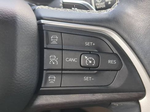 Used 2021 Jeep Grand Cherokee L Limited AWD/4WD image 26
