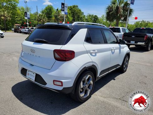 Used 2025 Hyundai Venue Limited FWD image 6
