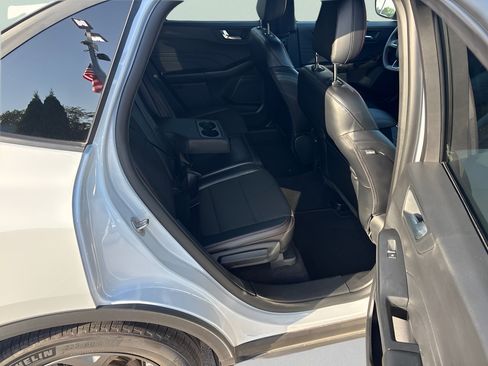 Used 2025 Ford Escape ST-Line Select AWD/4WD image 11