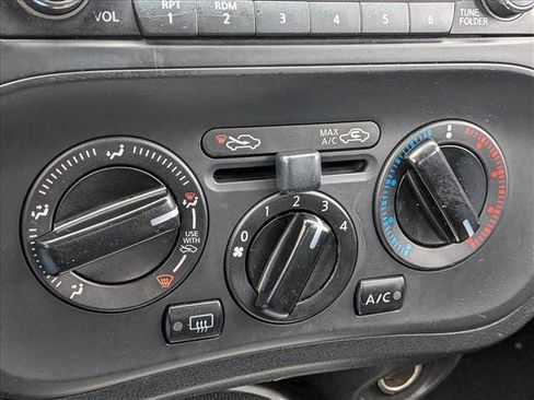 Used 2015 Nissan Juke S image 15