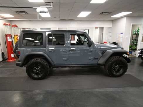 Used 2026 Jeep Wrangler Unlimited Sport AWD/4WD image 9