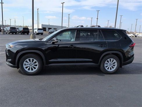 Certified 2024 Toyota Grand Highlander XLE image 4