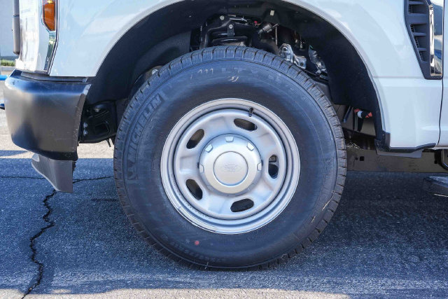 New 2025 Ford F250 XL w/ XL Driver Assist Package RWD image 17