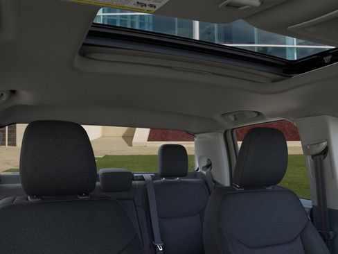 Used 2025 Ford Maverick XLT w/ Black Appearance Package image 12