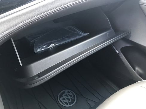 Used 2024 Buick Enclave Avenir w/ Avenir Technology Package AWD/4WD image 38