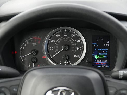 Used 2022 Toyota Corolla LE image 23