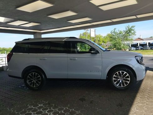 Certified 2025 Ford Expedition Platinum AWD/4WD image 5