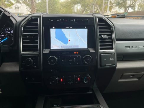 Used 2017 Ford F250 XLT w/ XLT Premium Package image 17