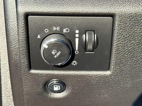 Used 2018 Jeep Grand Cherokee Limited AWD/4WD image 35
