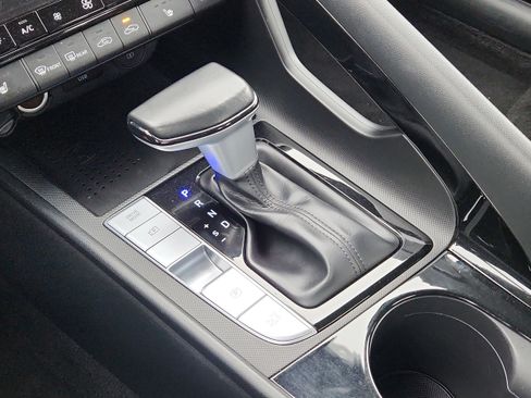 Used 2023 Hyundai Elantra SEL w/ Convenience Package image 24