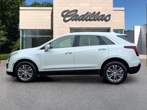 Certified 2023 Cadillac XT5 Premium Luxury image 2