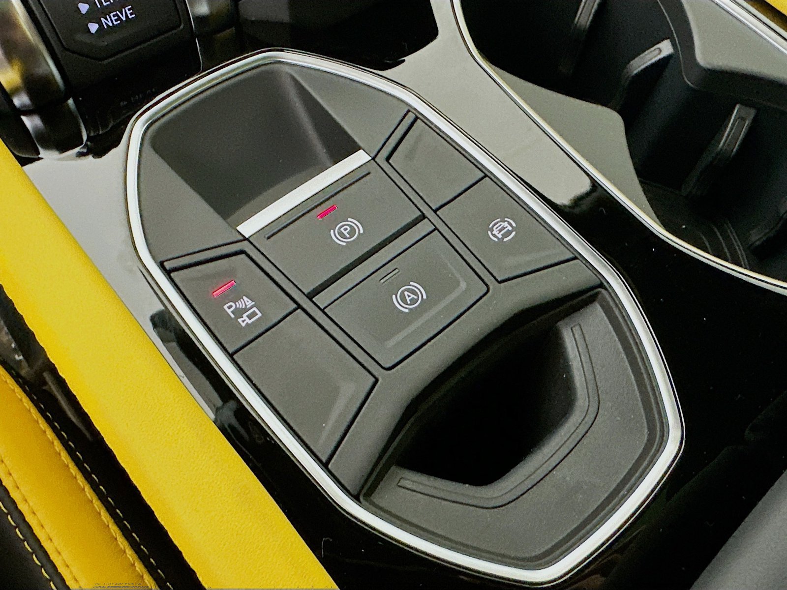Used 2025 Lamborghini Urus S AWD/4WD image 55