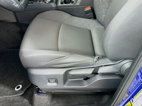 Used 2025 Toyota Tacoma SR5 AWD/4WD image 19