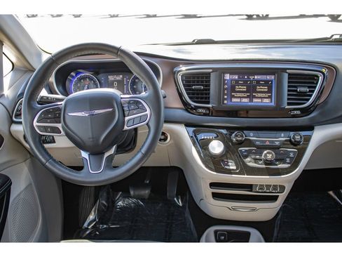 Used 2023 Chrysler Voyager LX FWD image 23