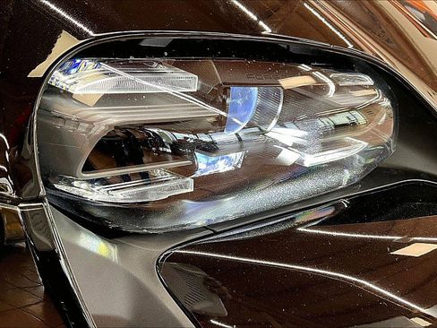 Used 2021 Porsche Taycan image 29