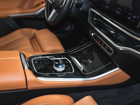 Used 2025 BMW X5 M60i w/ Executive Package AWD/4WD image 65