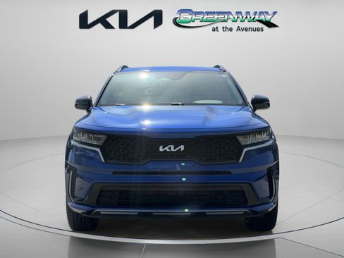 Certified 2022 Kia Sorento S FWD image 2