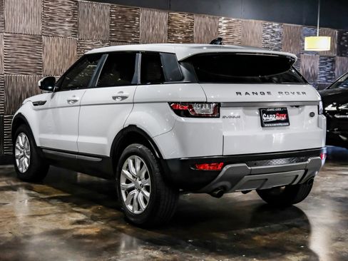 Used 2017 Land Rover Range Rover Evoque SE AWD/4WD image 10