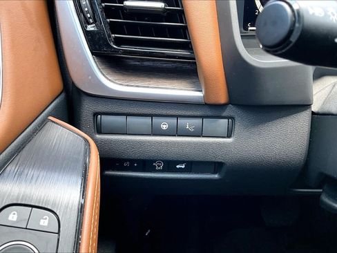 Used 2025 Nissan Rogue Platinum w/ Platinum Premium Package FWD image 66