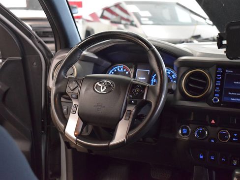 Used 2021 Toyota Tacoma TRD Sport w/ Technology Package image 41