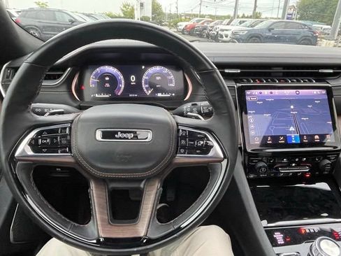 Used 2023 Jeep Grand Cherokee Summit w/ Luxury Tech Group V AWD/4WD image 12