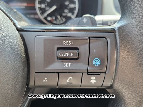 Used 2021 Nissan Rogue SV image 13