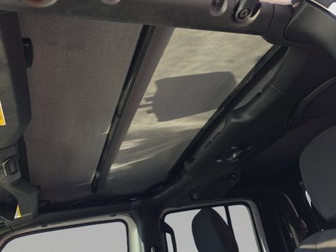 Used 2023 Jeep Gladiator Sport image 20