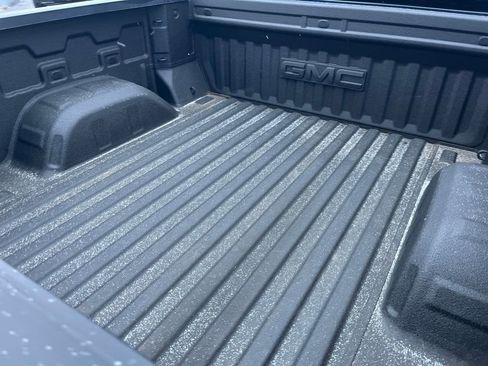 Used 2023 GMC Sierra 1500 SLE image 25