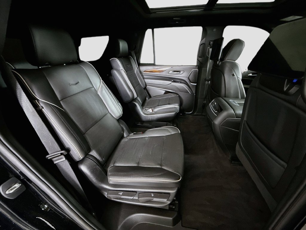 Used 2023 Cadillac Escalade Premium Luxury AWD/4WD image 31