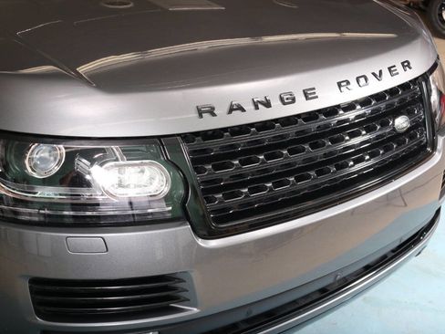 Used 2017 Land Rover Range Rover HSE image 10