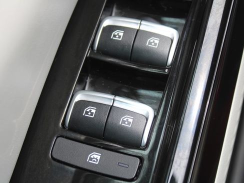 Used 2023 Kia Carnival SX Prestige FWD image 26