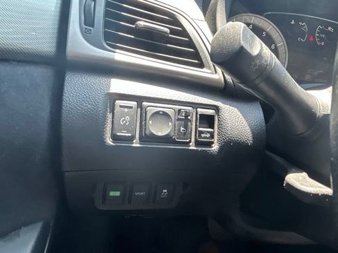 Used 2014 Nissan Sentra SR w/ Premium Package FWD image 10