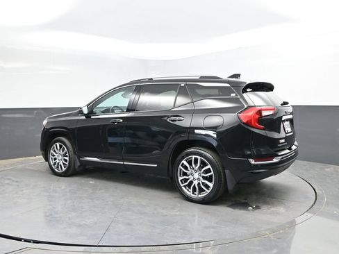 Used 2023 GMC Terrain Denali w/ Denali Premium Package AWD/4WD image 9