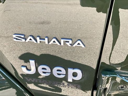 Used 2022 Jeep Wrangler Unlimited Sahara w/ Cold Weather Group image 24