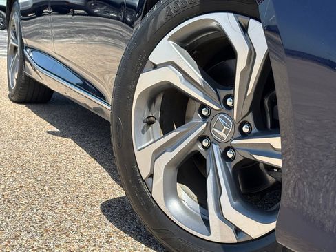 Used 2020 Honda Accord EX image 2